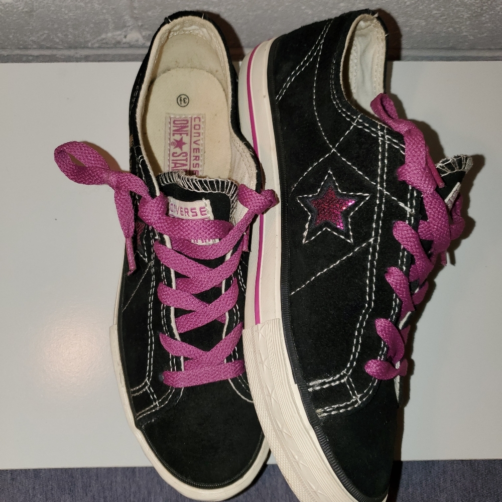 Unique girls Converse One Star sneakers